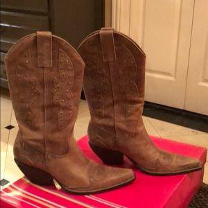 BCBGIRLS BOOTS